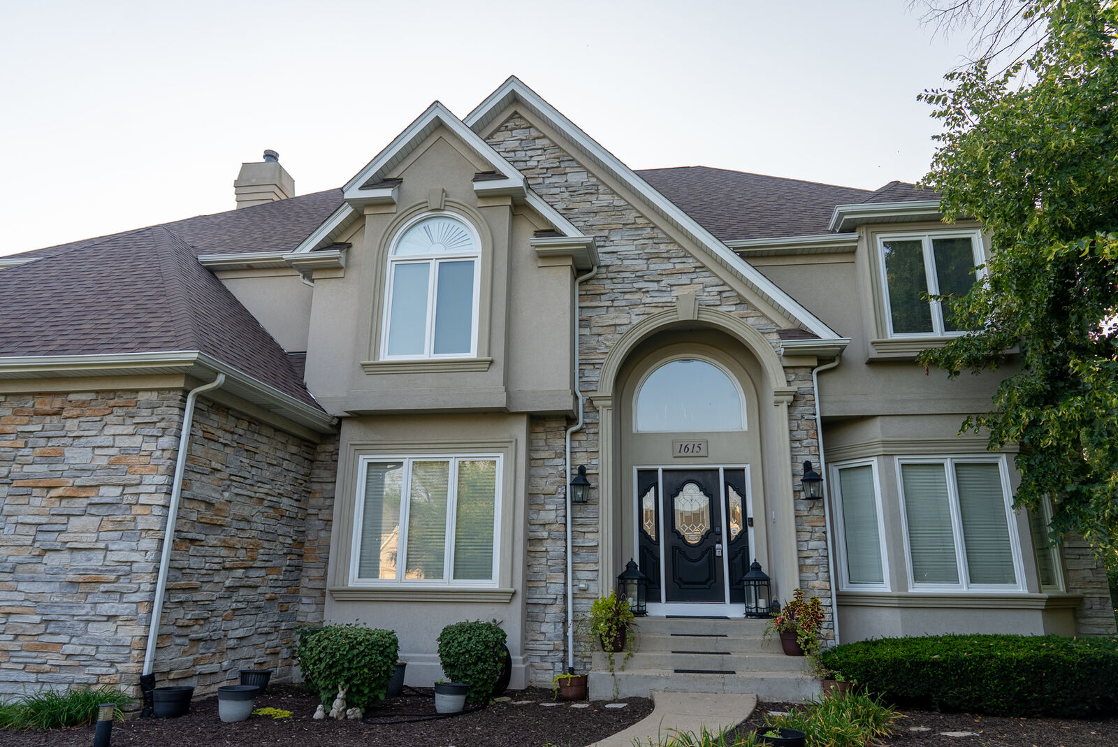 Property Photo:  1615 Vincent Court  IL 60564 