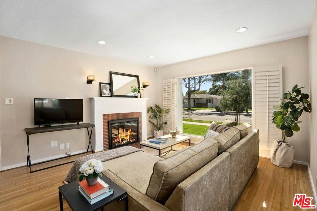 Property Photo: 2932 Magnolia Avenue CA 90806