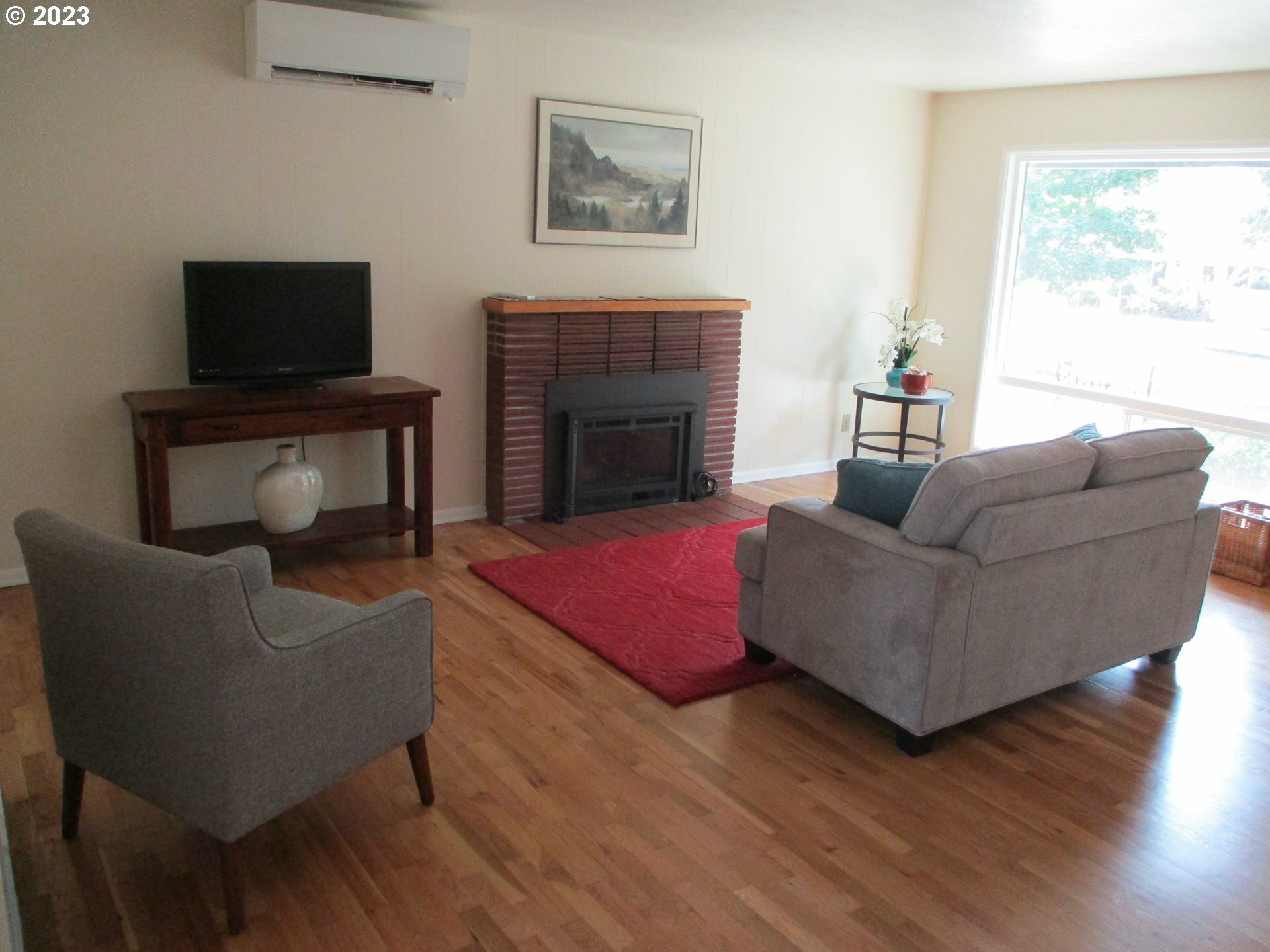 Property Photo: 3375 Alder St OR 97405