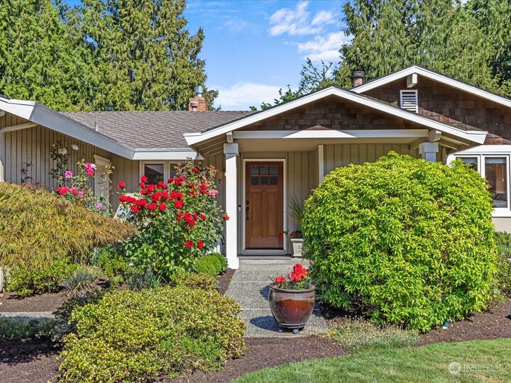 Home for sale in Redmond 6708 151st Avenue NE, Redmond, WA 98052