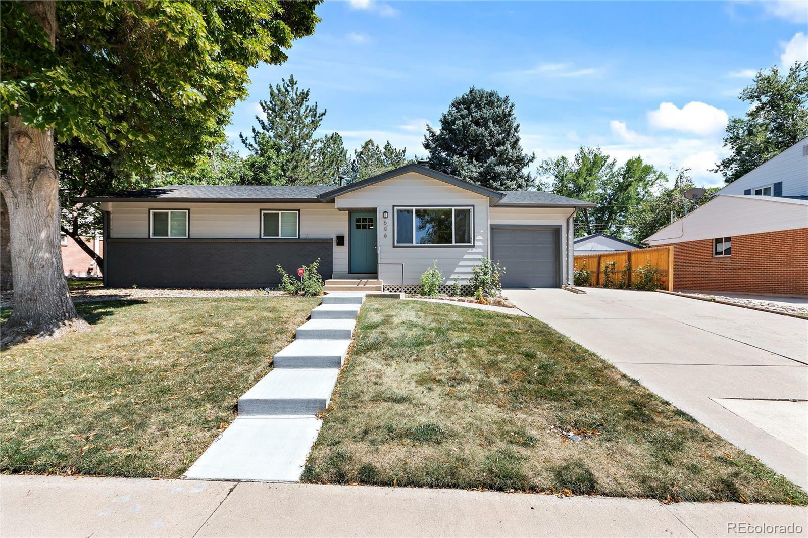 Property Photo: 606 W Davies Way CO 80120