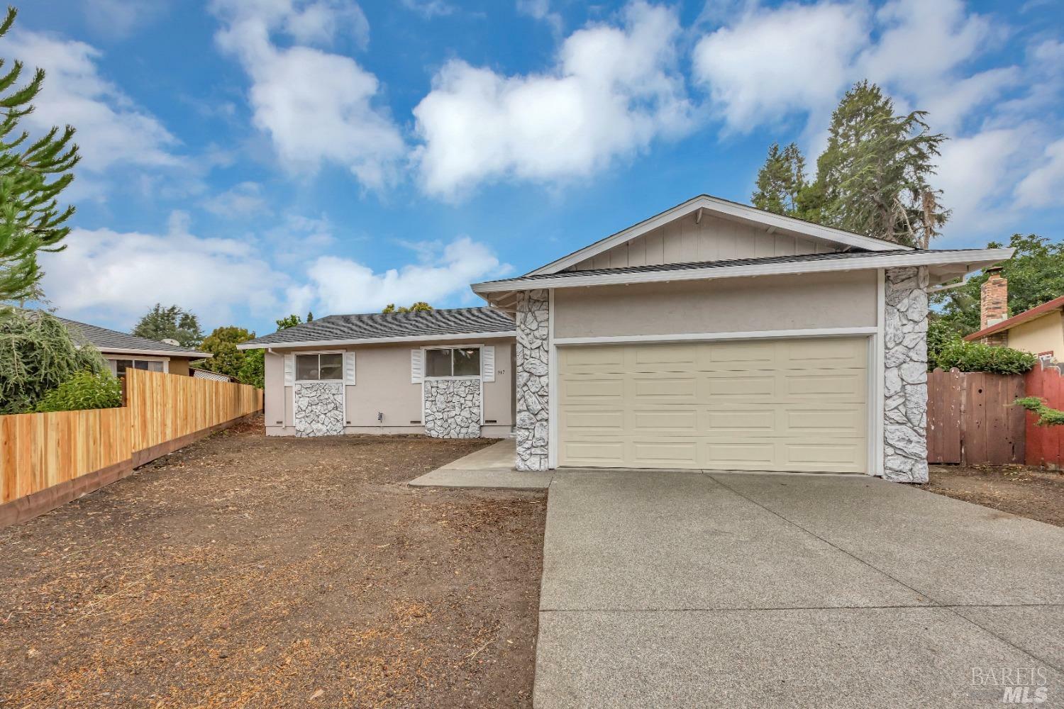 Property Photo:  917 Renee Court  CA 95401 