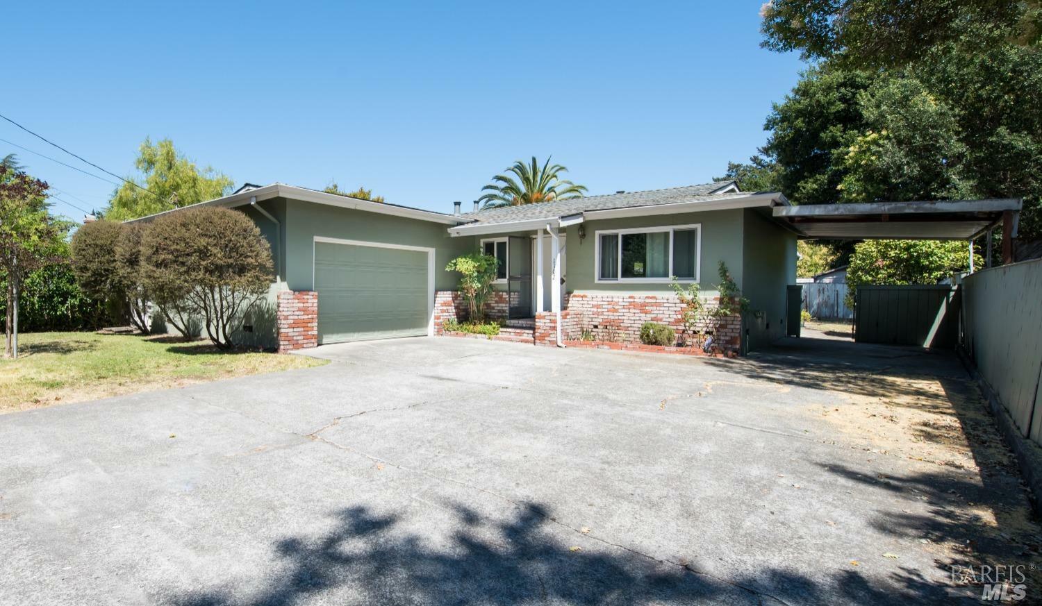 Property Photo:  1102 Burbank Avenue  CA 95407 