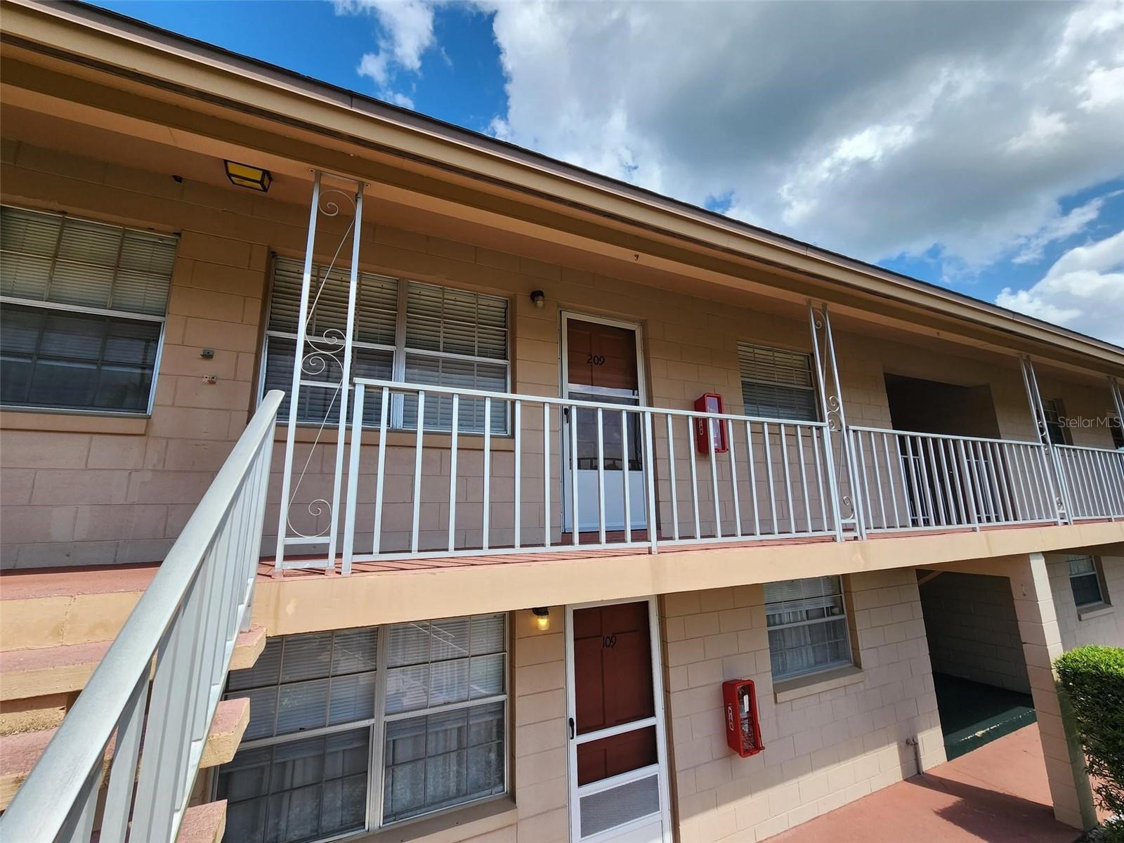 Property Photo: 1100 E Caroline Street 209 FL 32778