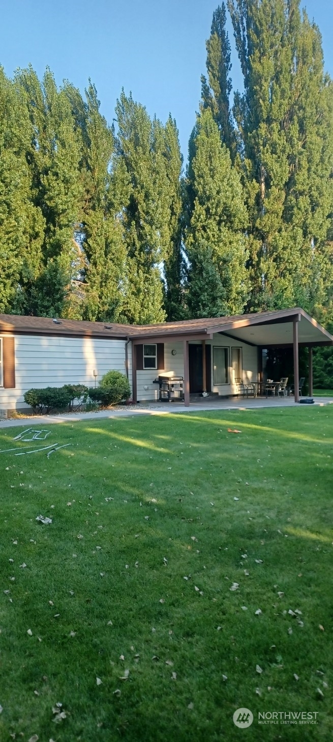 Property Photo:  2441 Basin Street SW  WA 98823 