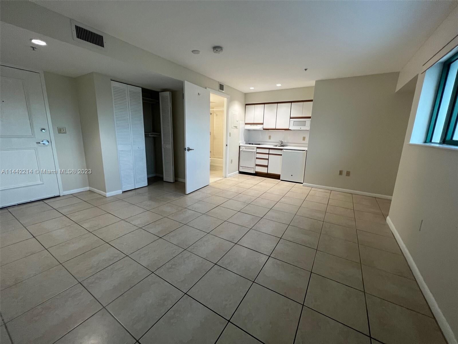 Property Photo: 5763 Sunset Dr 5763 FL 33143