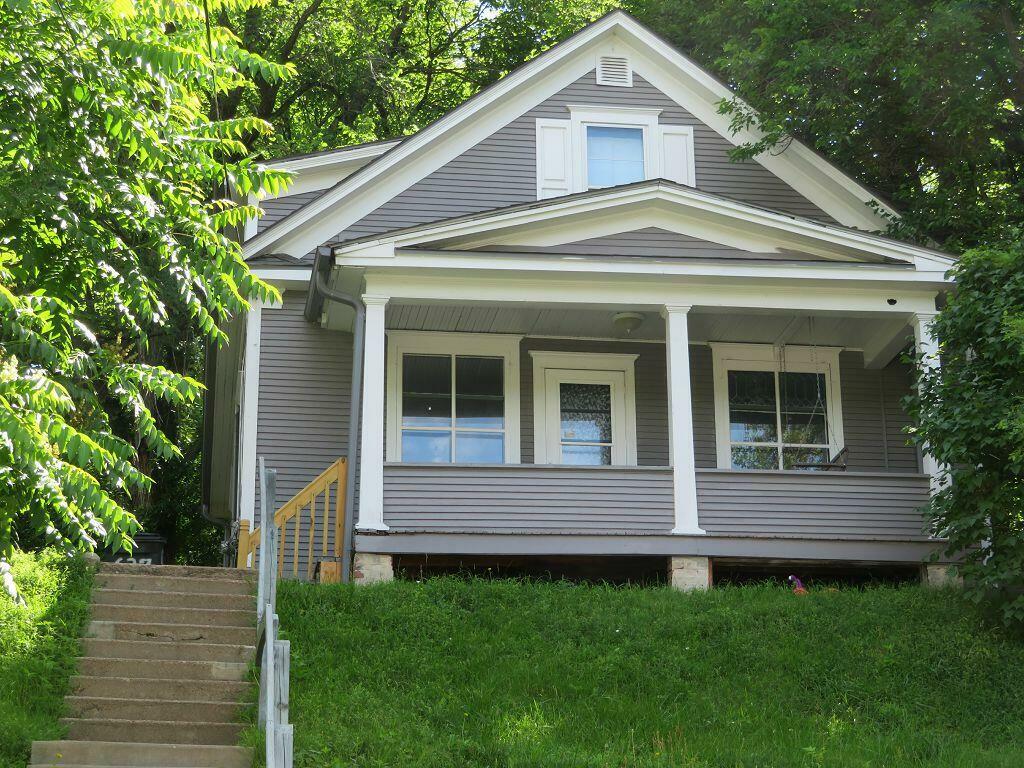 Property Photo:  637 Benton Street  Street  IA 51503 