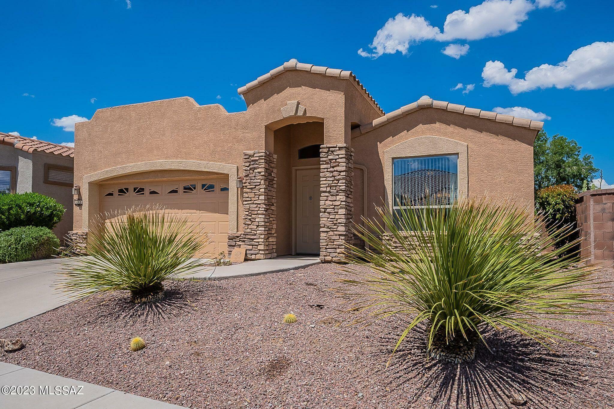 Property Photo: 526 W Shadow Wood Street AZ 85614