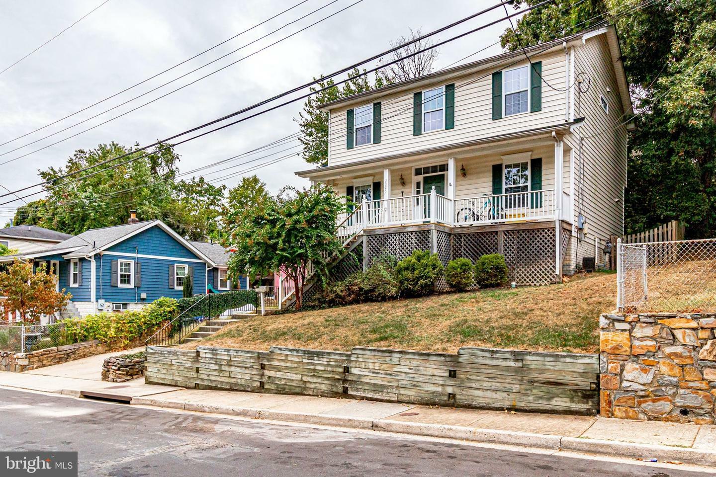 Property Photo:  2026 S Monroe Street  VA 22204 