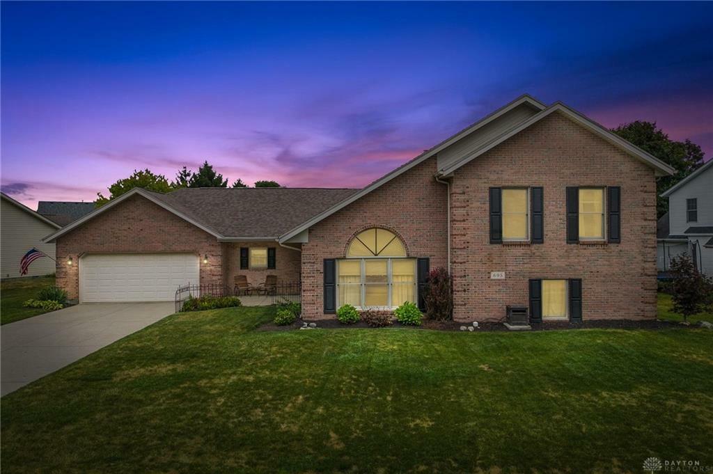 695 Willow Creek Way  Troy OH 45373 photo