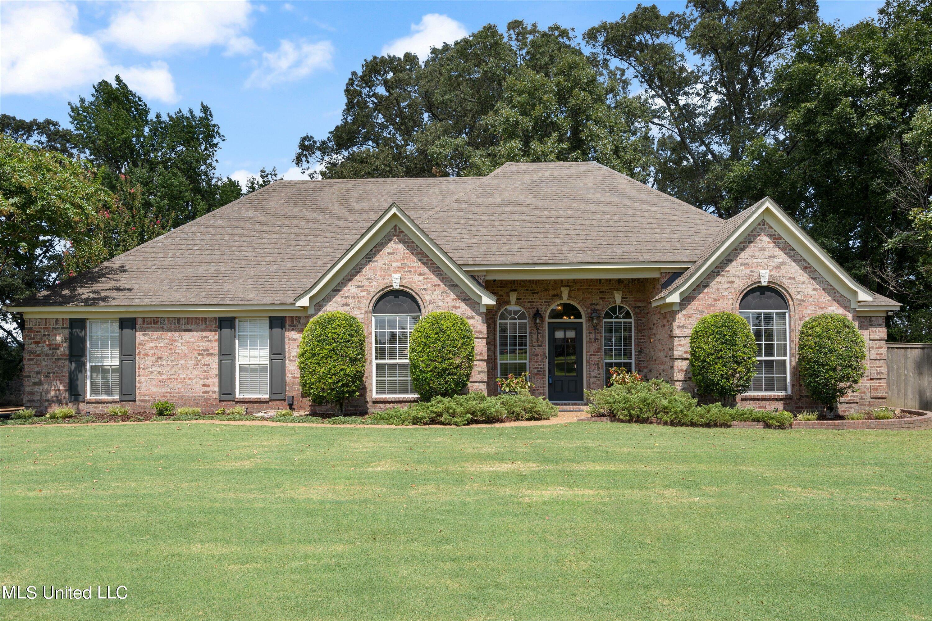 Property Photo:  4942 Jessica Drive  MS 38672 