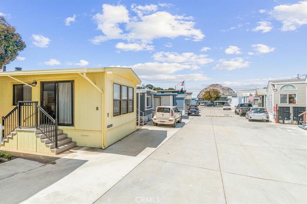 Property Photo:  1105 Morro Avenue 5  CA 93442 