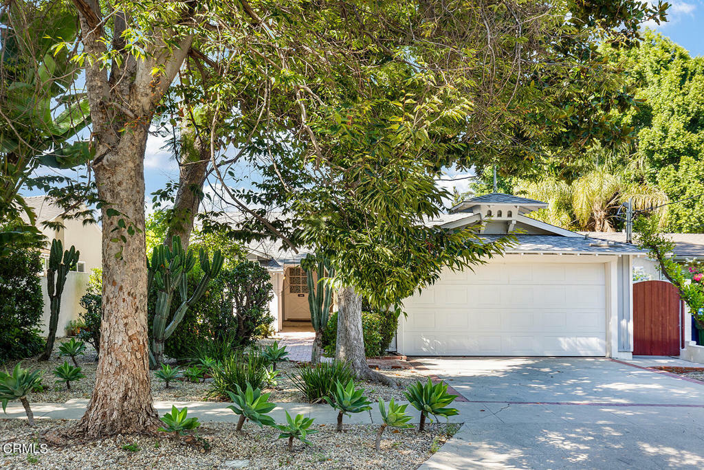 Property Photo:  15501 Huston Street  CA 91436 