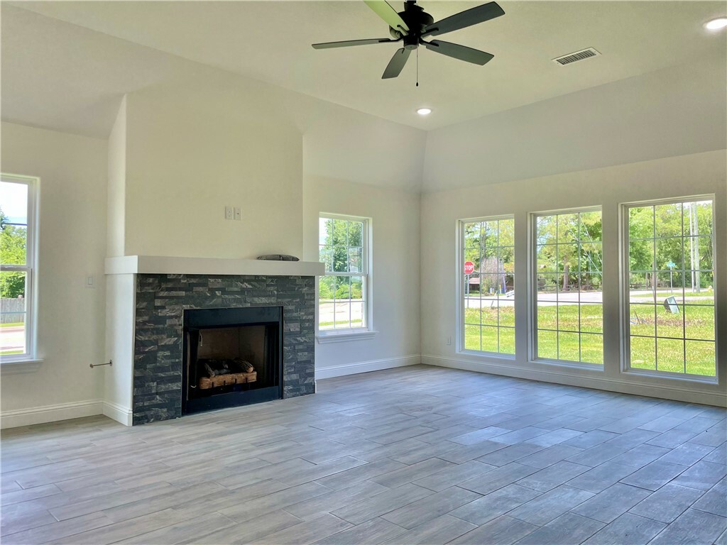 Property Photo: 703 W Taylor Street AR 72761