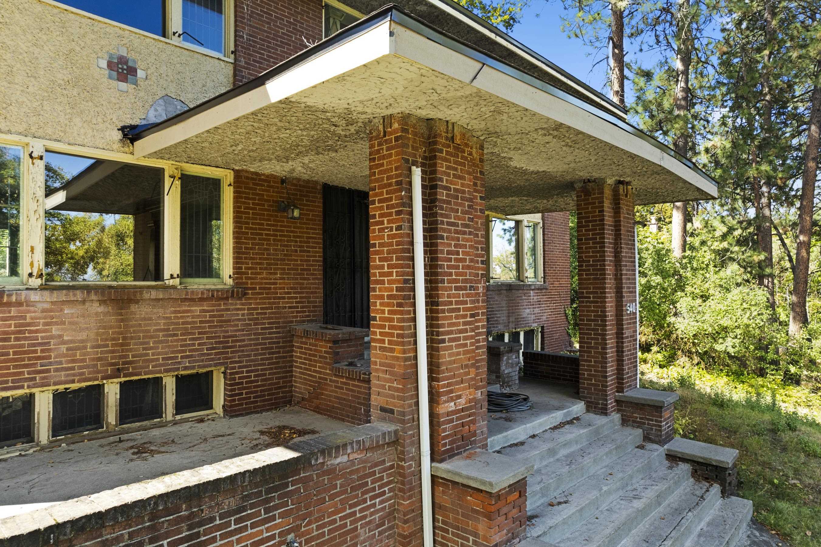 Property Photo: 540 E Rockwood Blvd WA 99202
