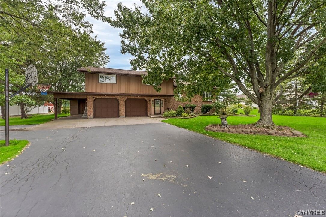 Property Photo:  5888 Baer Road  NY 14132 