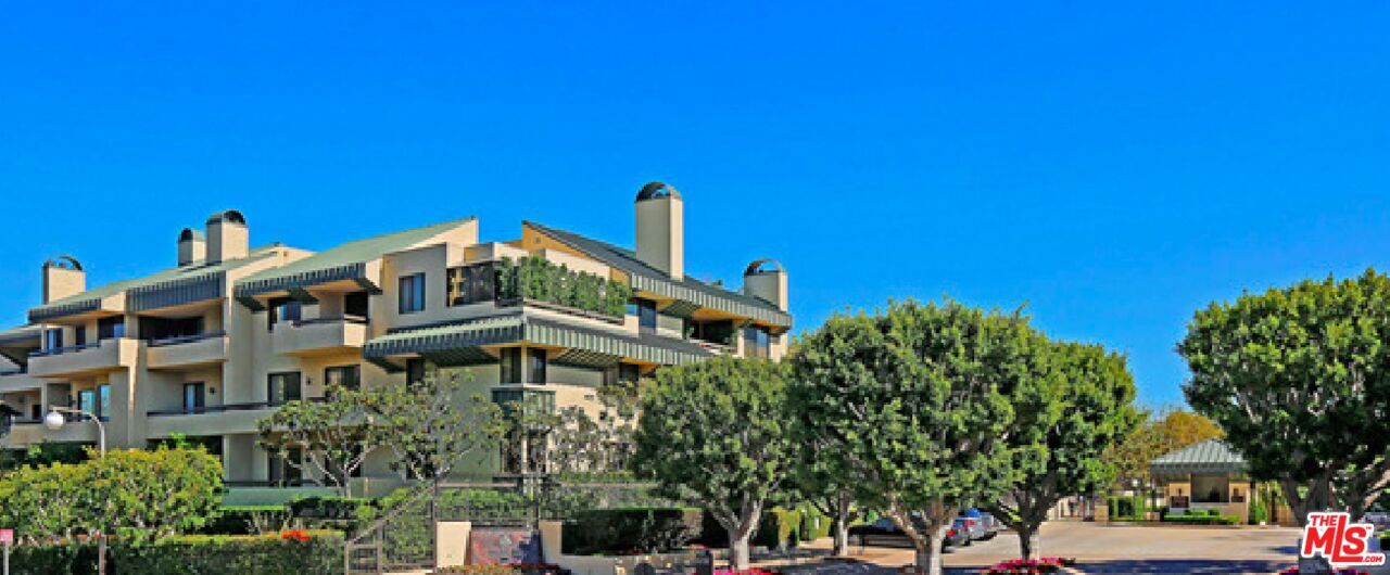 Property Photo:  2287   Century Hl  CA 90067 