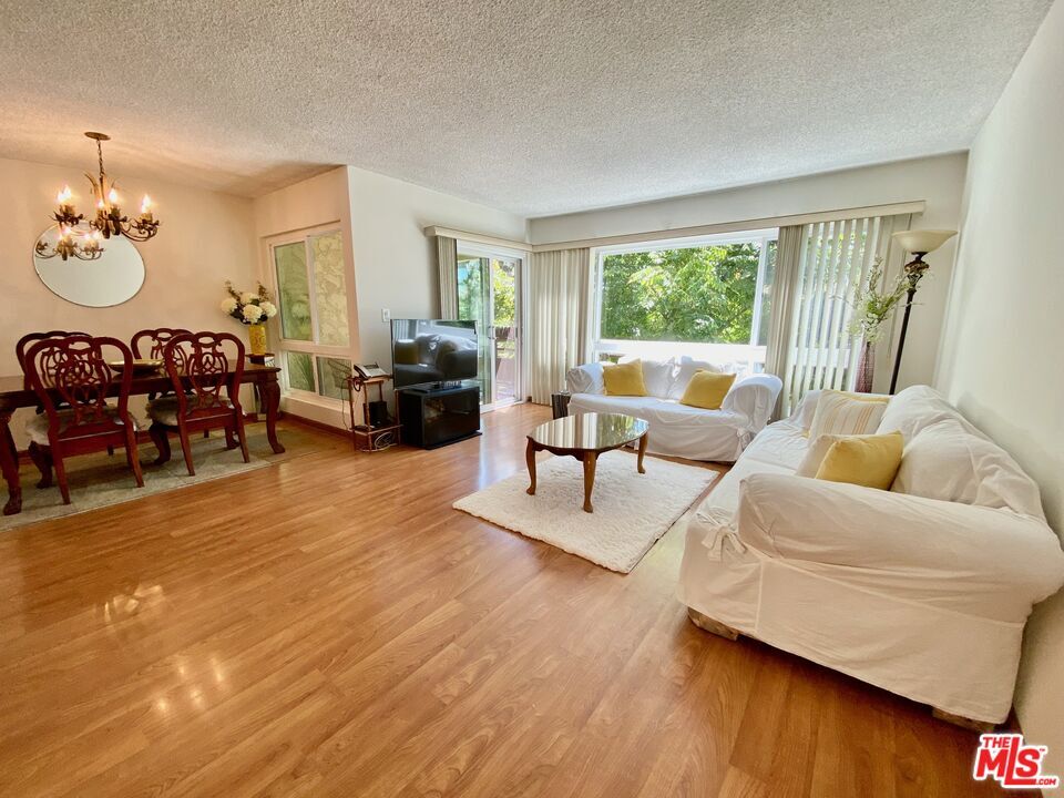 Photo de la propriété:  5625   Green Valley Cir 201  CA 90230 