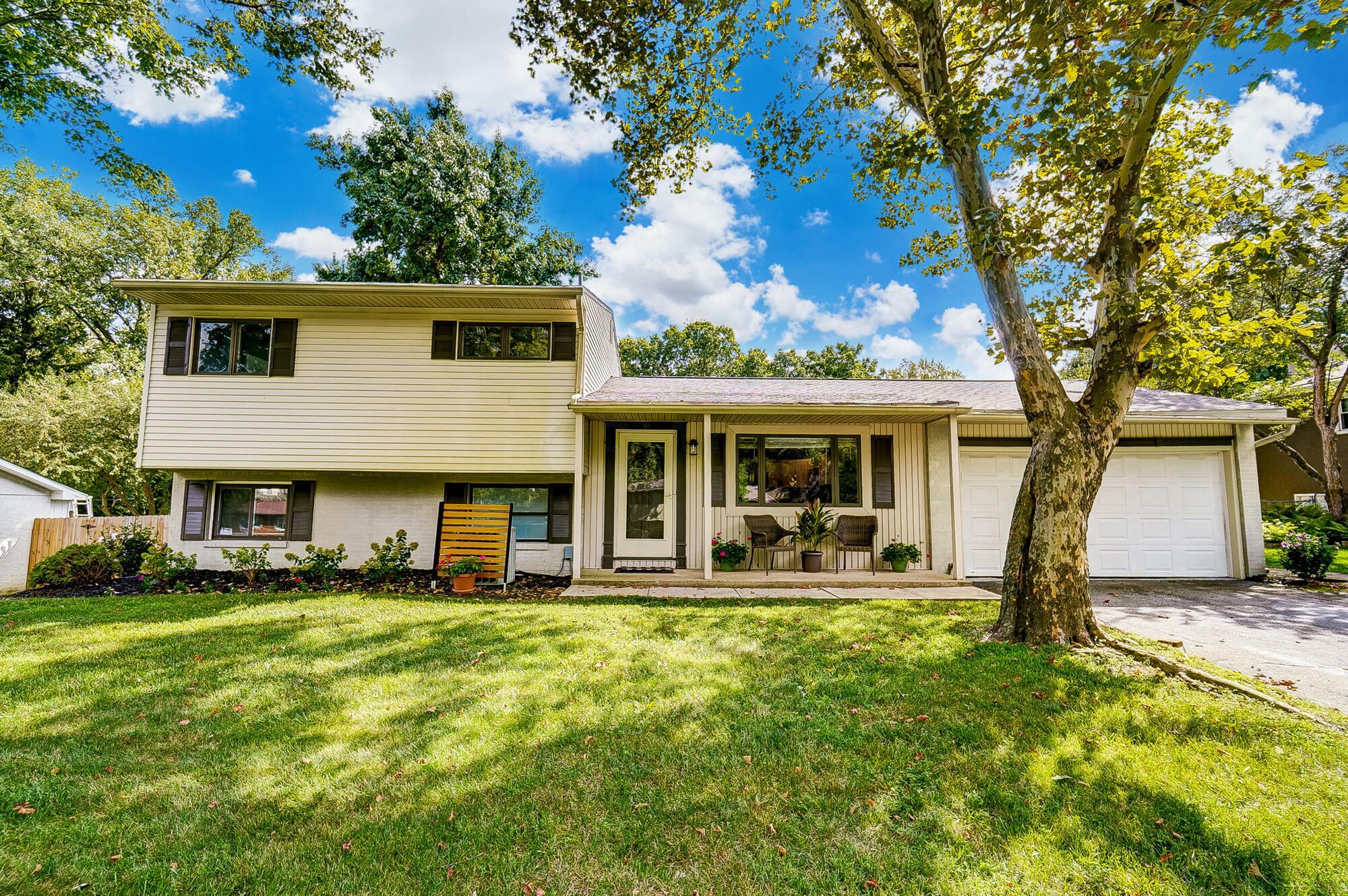 Property Photo:  987 Larkstone Drive  OH 43235 