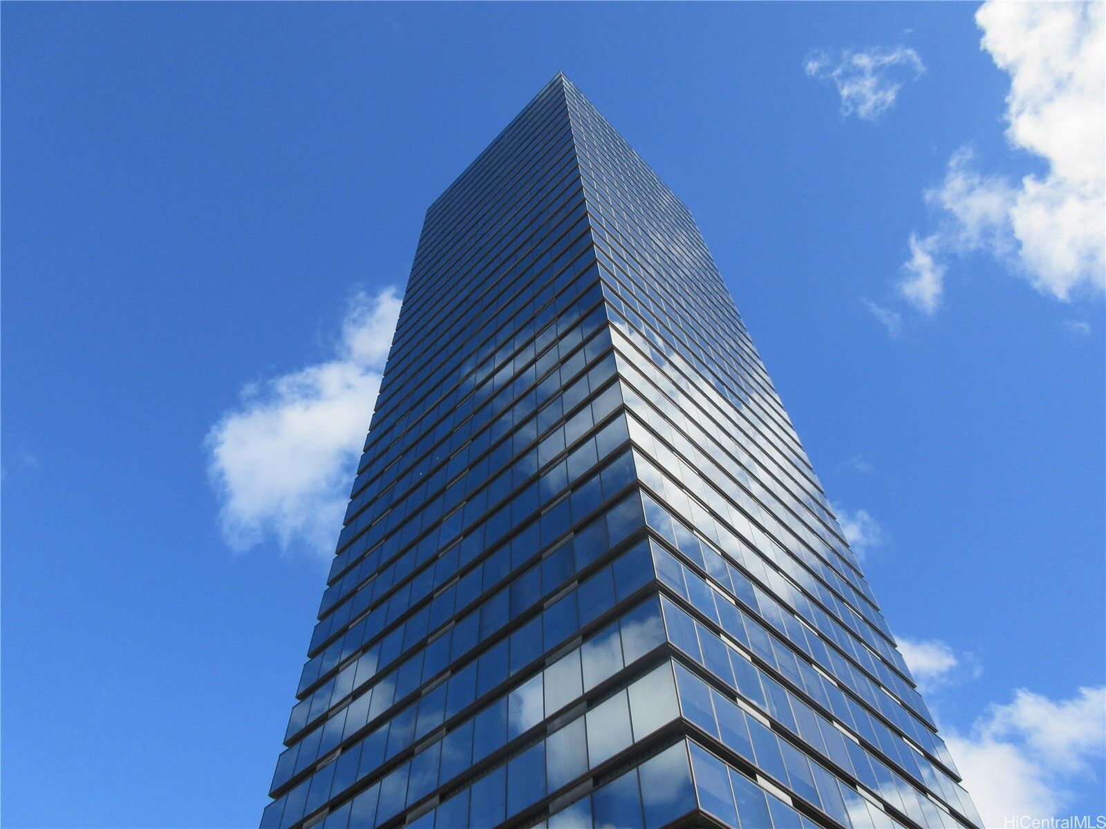 Property Photo: 1750 Kalakaua Avenue 1006 HI 96826