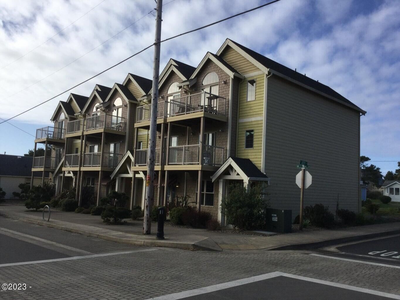 Property Photo: 1317 NW 15th OR 97367