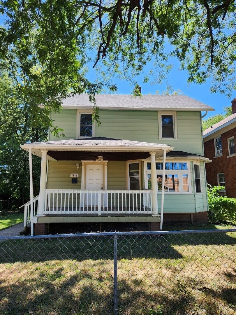Property Photo:  1530 Chestnut Street  IL 61102 