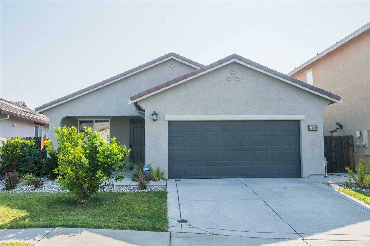 Property Photo:  7425 Morning Hill Street  CA 95829 