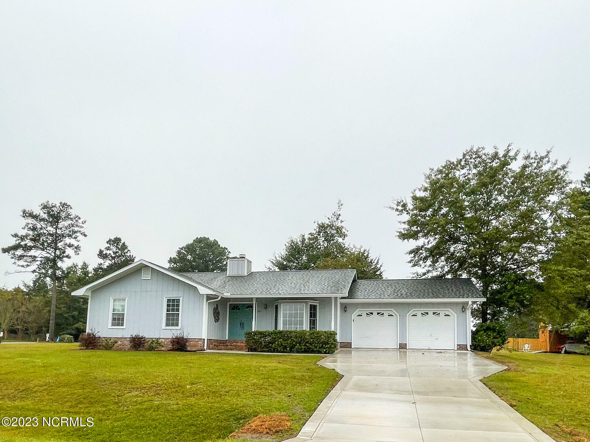 Property Photo:  211 River Reach Drive  NC 28584 