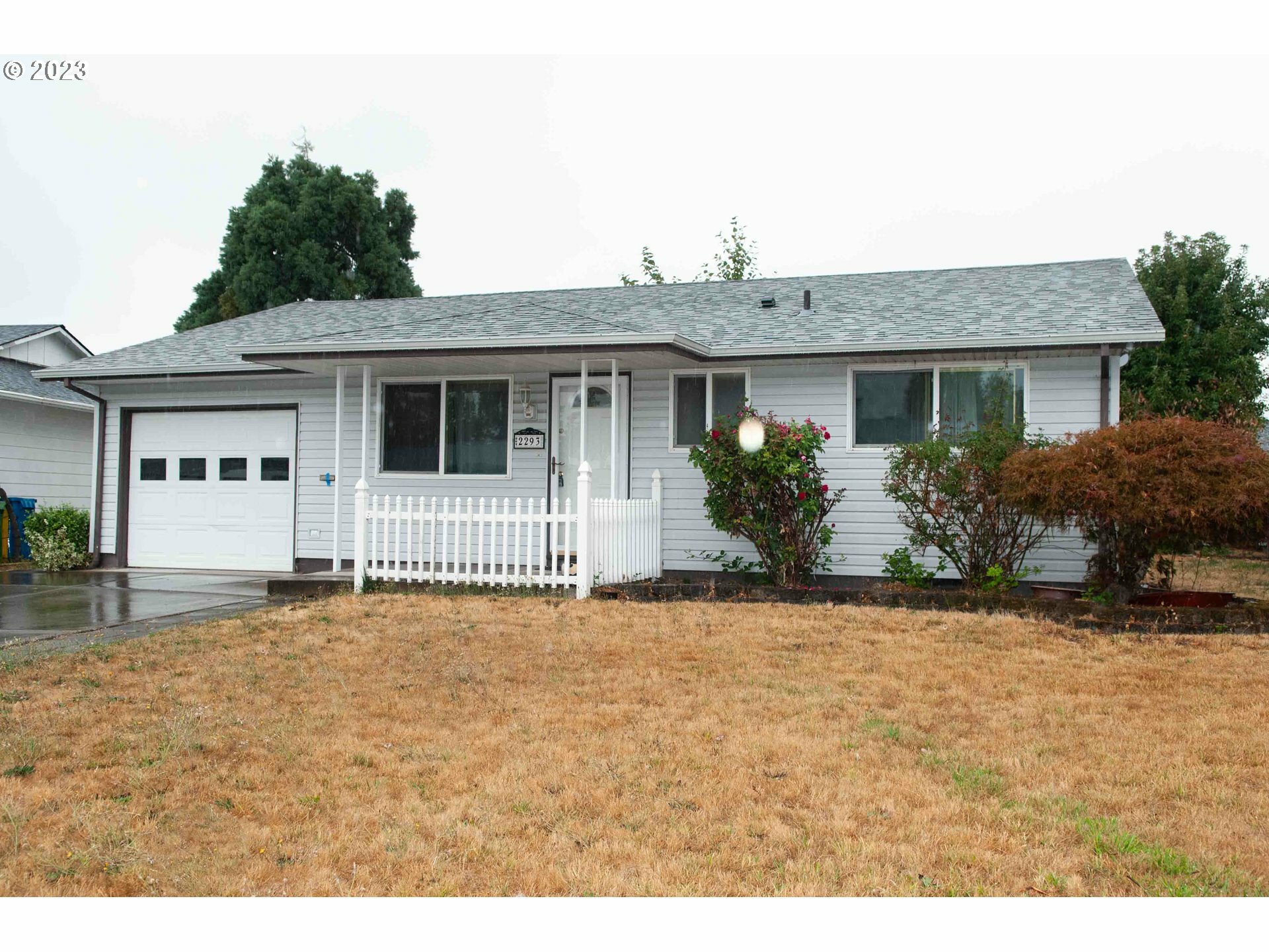 2293 Country Club Ter  Woodburn OR 97071 photo