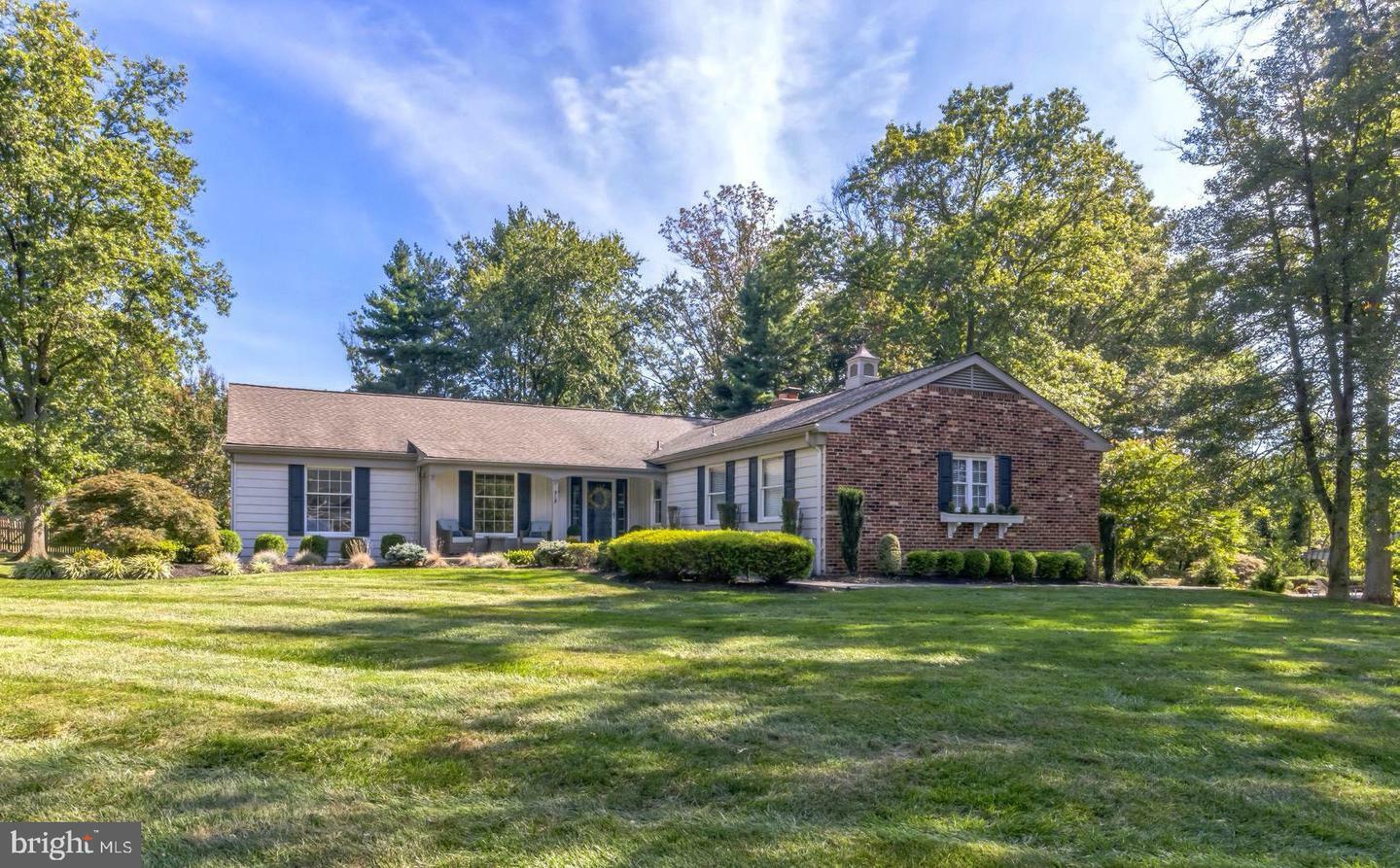 Property Photo: 913 Fernwood Road NJ 08057