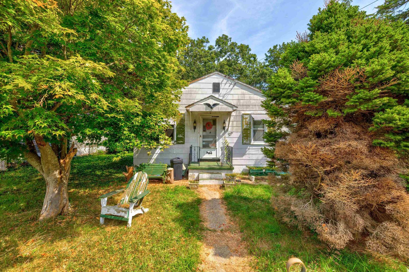 Property Photo:  25 Cloverdale  NJ 08251 