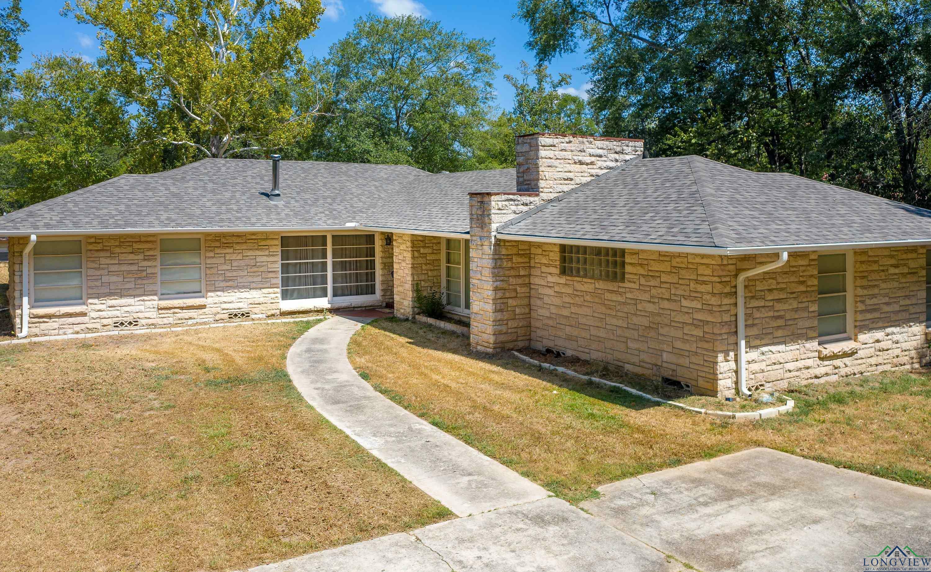 330 N Van Buren St  Henderson TX 75652 photo