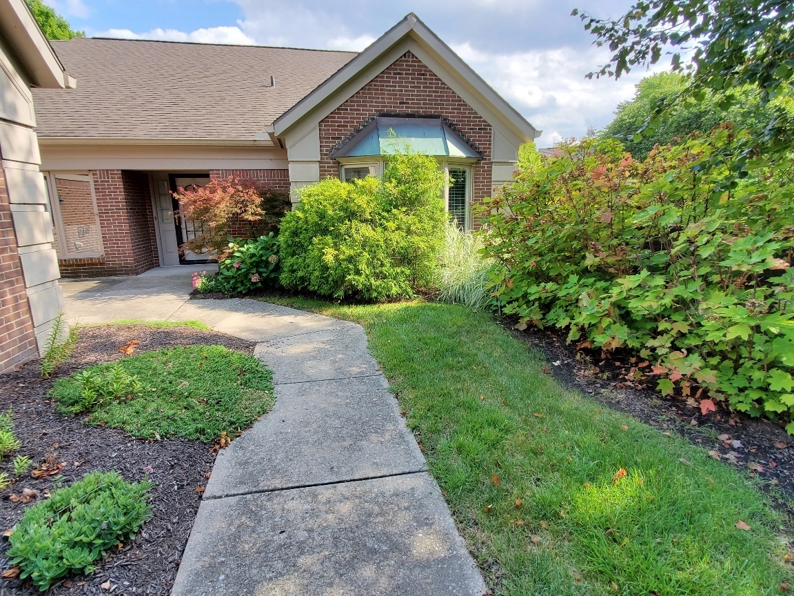 Property Photo:  8561 Olde Mill Circle North Drive N  IN 46260 