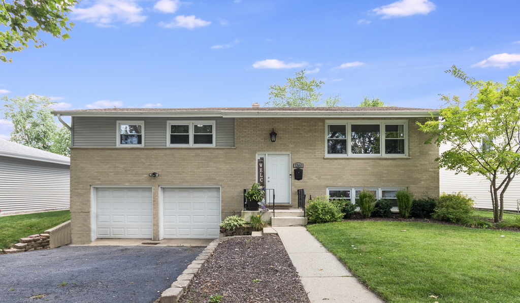 Property Photo:  1361 Blackhawk Drive  IL 60120 