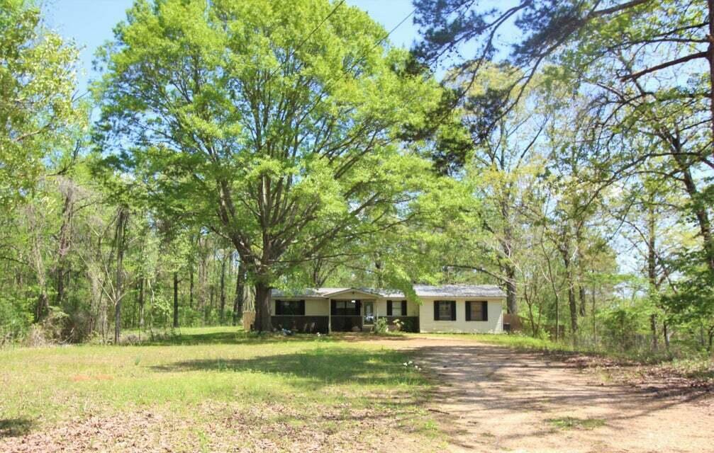 Property Photo:  508 County Road 1057  MS 38804 