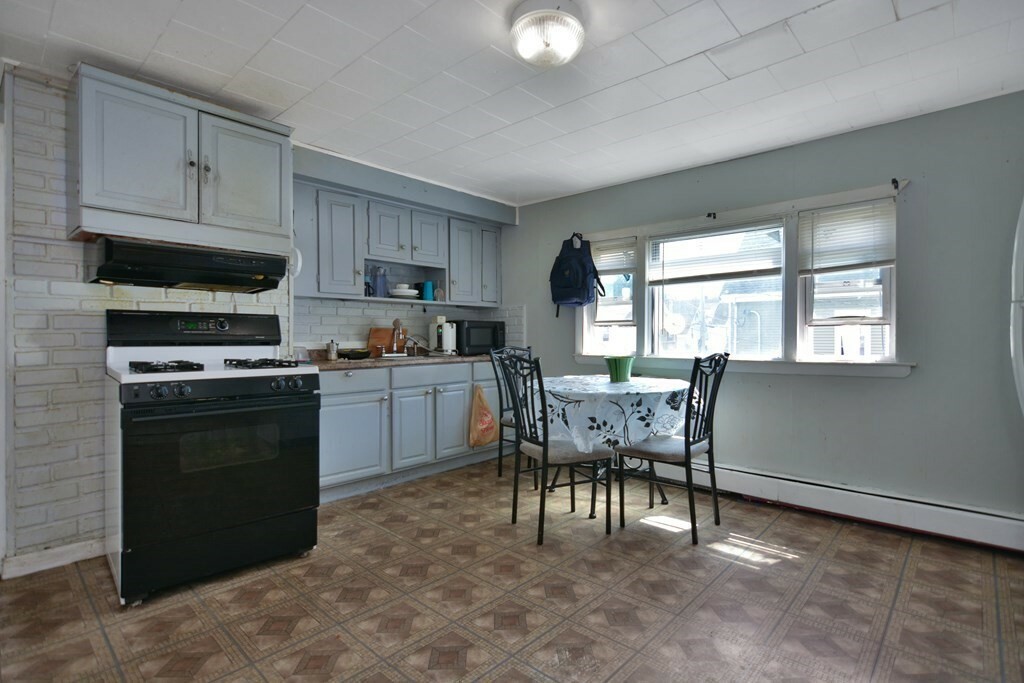Property Photo:  174 Willow St  MA 01841 