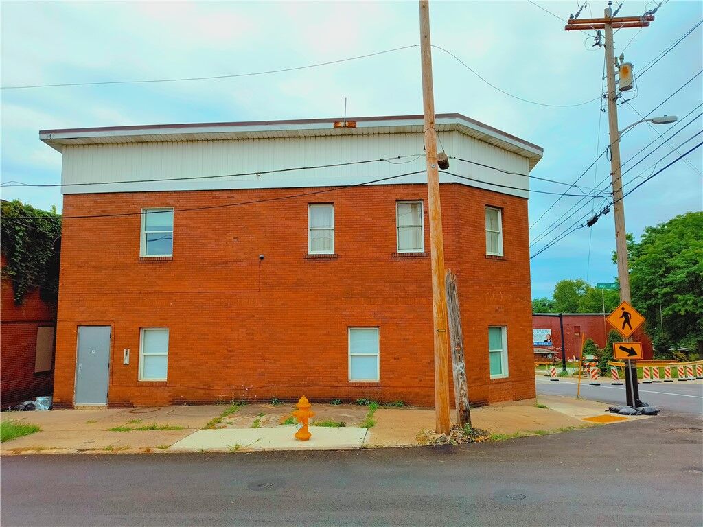 Property Photo: 166 E Main St PA 15401