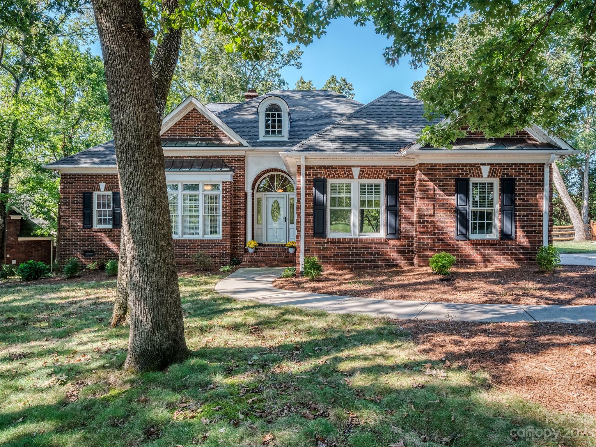 Property Photo: 113 Eaglecrest Drive NC 28104
