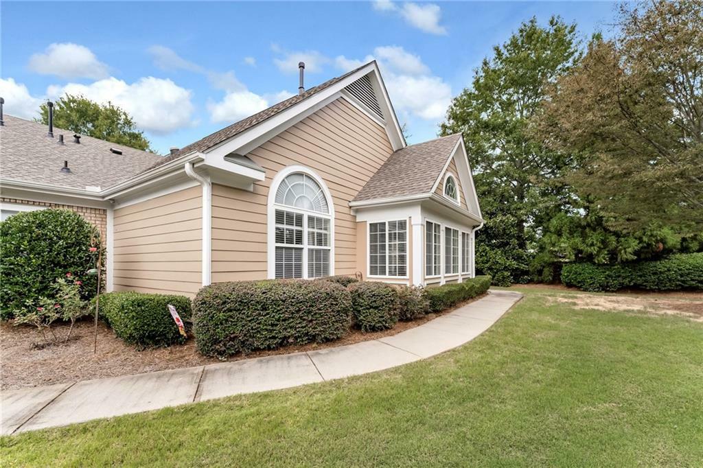 Property Photo: 6117 Malloway Court GA 30041