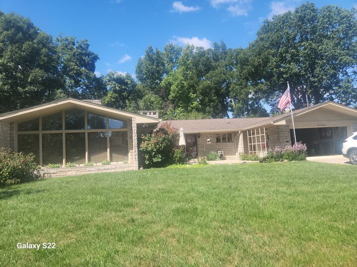 196 S Biltmore Avenue  Indianapolis IN 46241 photo