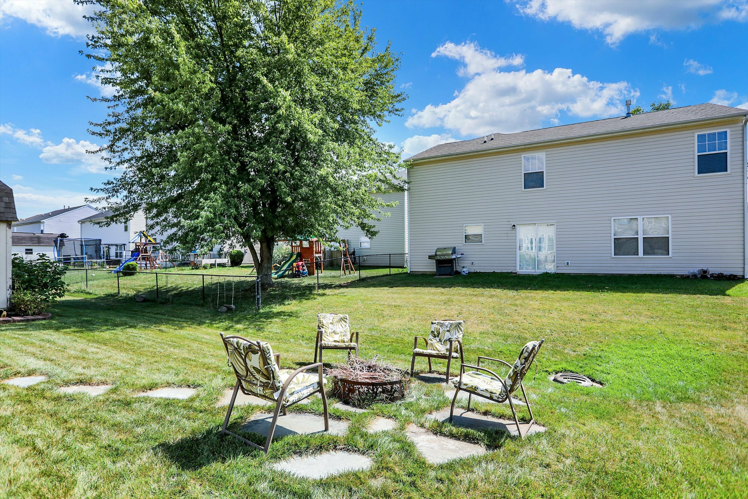 Property Photo: 6727 Ennis Way IN 46237