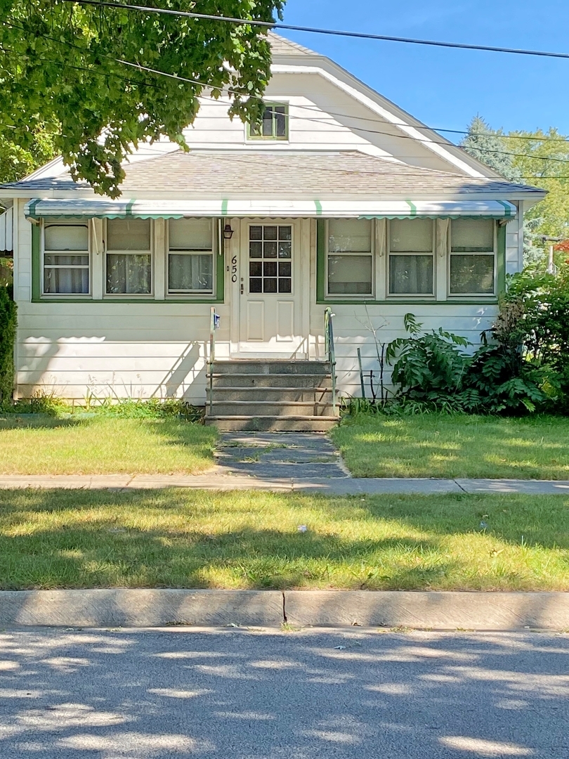 Property Photo:  650 Ludlow Avenue  IL 60120 