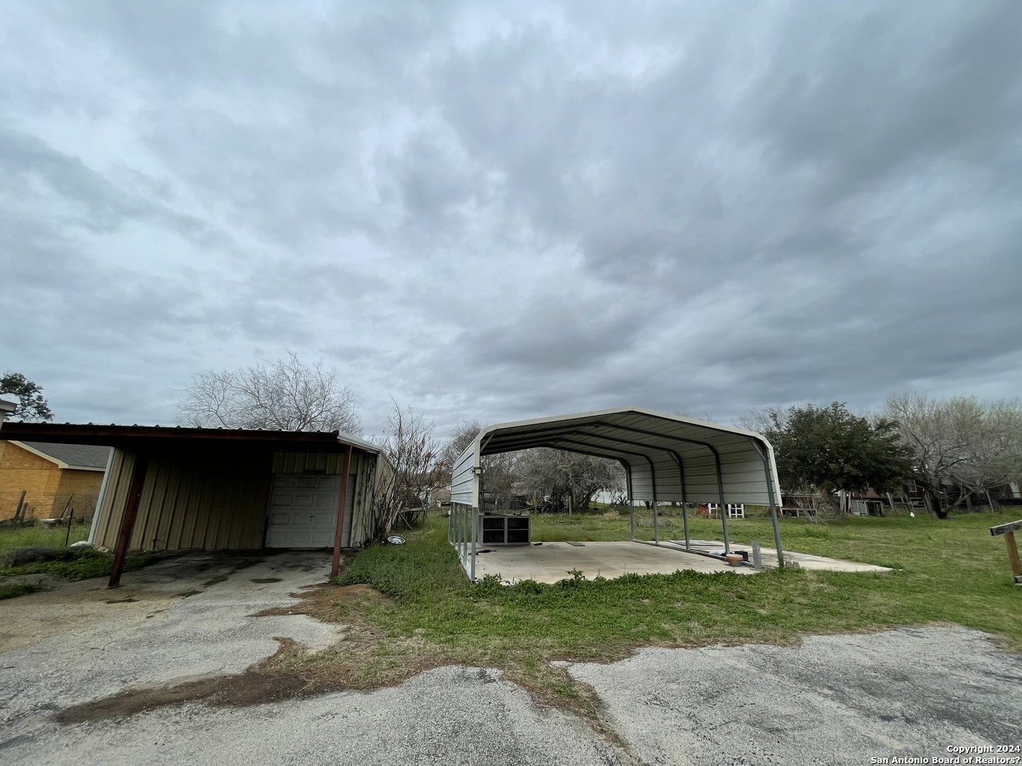 Property Photo:  113 Creekview Dr  TX 78114 