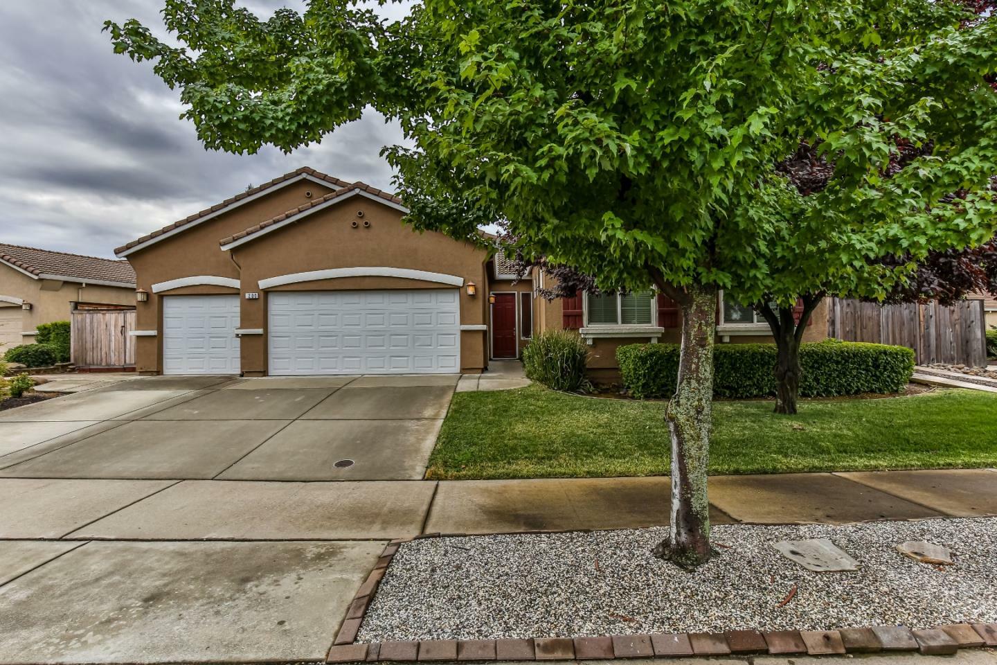 Property Photo: 200 Kinloch Court CA 95678