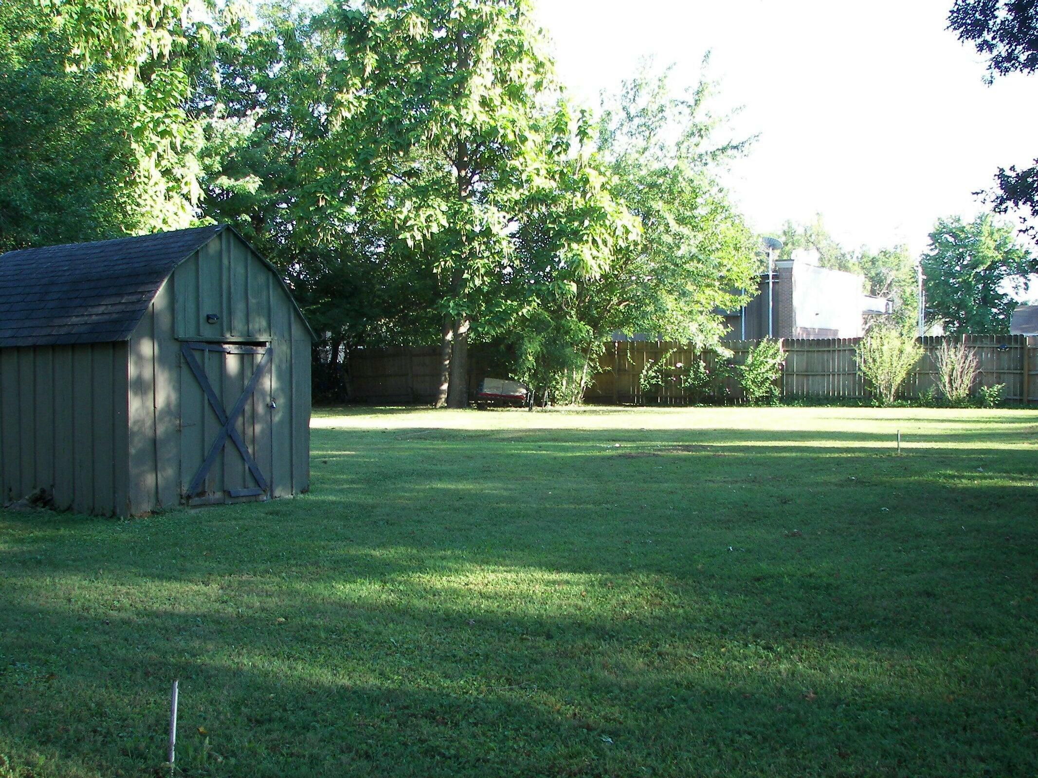 Property Photo: 200 N Elm Street St MO 65231