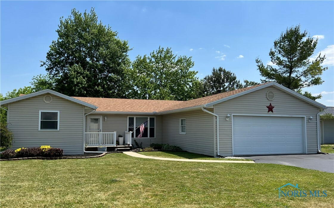Property Photo: 526 Eastview Drive OH 45872