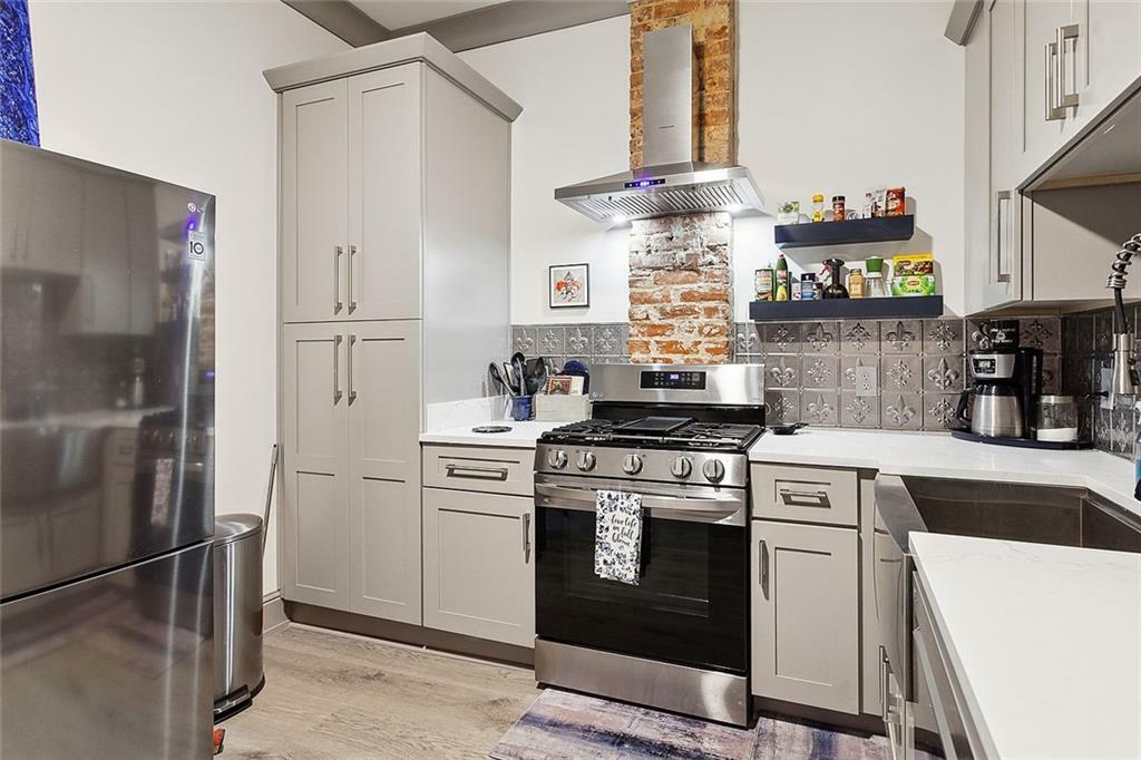 Property Photo: 523 25 General Pershing Street LA 70115