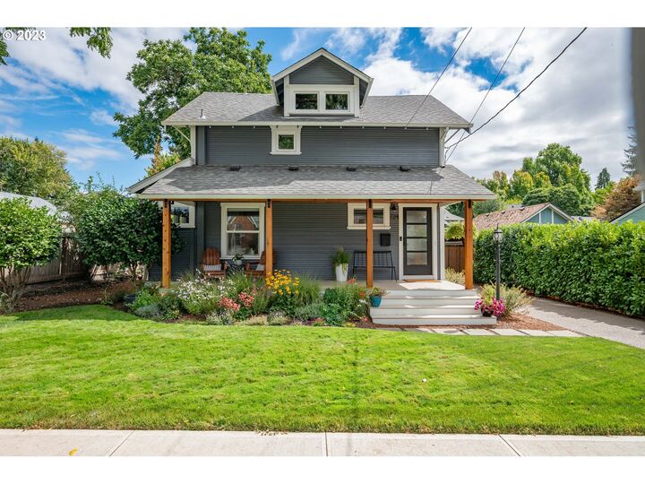 724 NW Cedar St  McMinnville OR 97128 photo