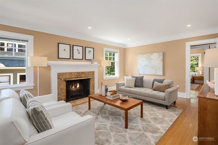 Property Photo:  16 W Garfield Street  WA 98119 