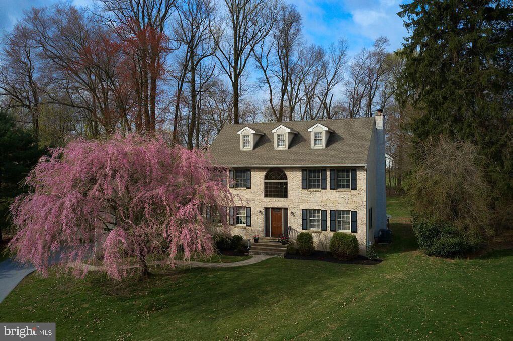 Property Photo:  696 Stonegate Court  PA 19380 